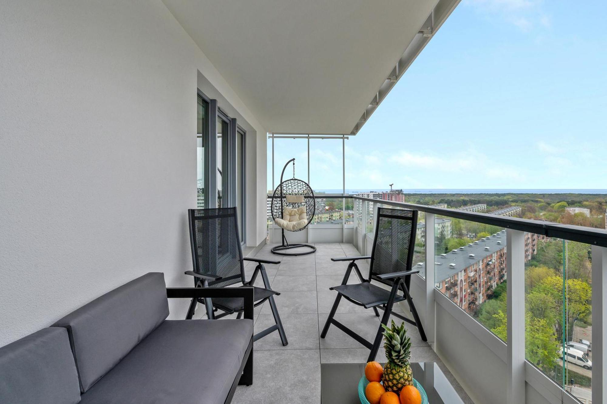 Luxury Voyager - Sea View Apartment Гданск Екстериор снимка